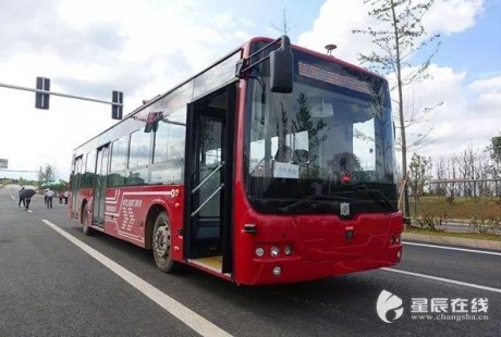 瑞媒：中国无人驾驶公交刷脸付钱，推进交通革命