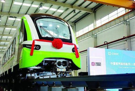 中国新一代无人驾驶磁浮列车上线，引外媒一片惊呼！