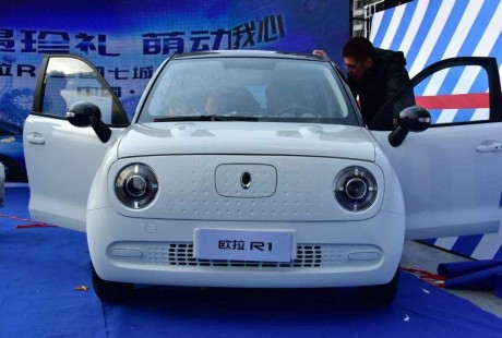 欧拉4月销量4614台，R1女神版自动驾驶技术亮了！