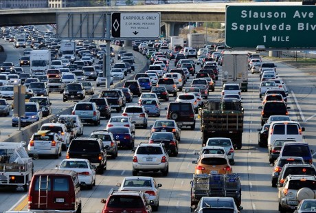 加州大学著名教授：无人驾驶汽车反而让交通更加拥堵