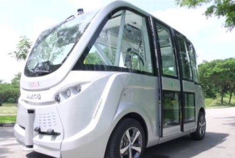 新加坡在大学校园测试无人驾驶小巴