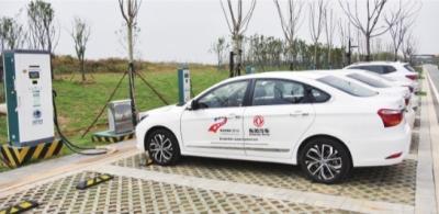 武汉首座无人驾驶电动汽车充电站投用