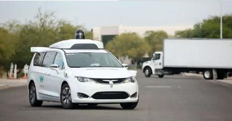 「差生」特斯拉和「头牌」Waymo，做自动驾驶有什么不同？