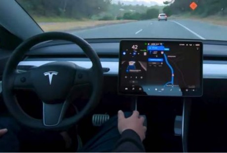 保时捷租用Tesla Model 3来测试最新的自动驾驶功能