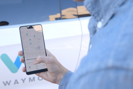 Waymo One自动驾驶打车服务明年将面向更多公众用户推出