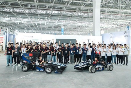 辽宁工业大学获全国无人驾驶方程式大赛冠军、电动方程式大赛季军