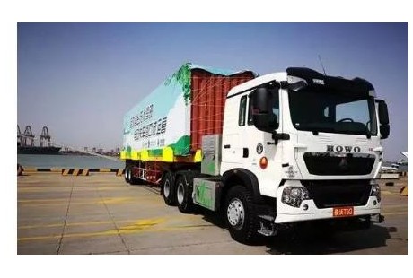 全球首次无人驾驶电动集卡整船作业在天津港获成功