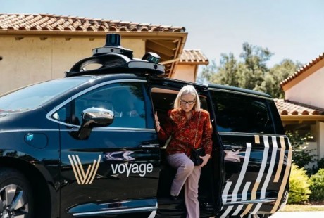 Voyage与FCA合作自动驾驶面包车 加速部署无人驾驶网约车服务