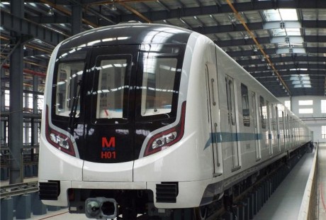 首列“武汉造”全自动无人驾驶地铁列车下线