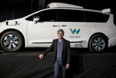 Waymo从其无人驾驶小型货车内部发布视频，显示乘客的接受程度