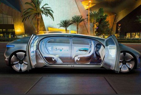 “无人驾驶”网约车在嘉定区安亭镇全长53.6公里的测试道路上亮相