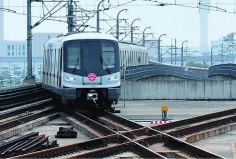 上海将迎来无人驾驶新型列车，全程42.3公里，预计年底通车