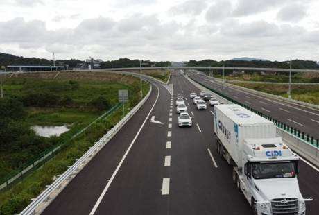 京雄高速公路将建设“无人驾驶专用车道”