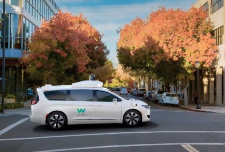谷歌Waymo宣布向公众开放完全无人驾驶出租车业务