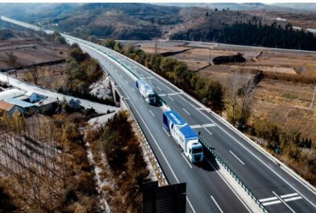 主线科技携手央企启动400台自动驾驶卡车合作