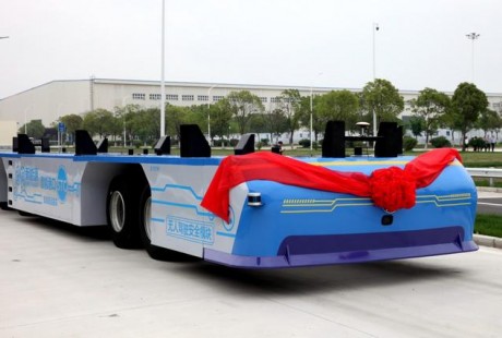 盐城移动港口5G 无人自动驾驶集装箱卡车正式交付使用