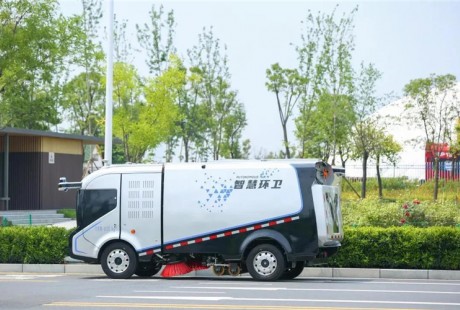 宇通发布自动驾驶环卫车，将于郑东新区率先应用