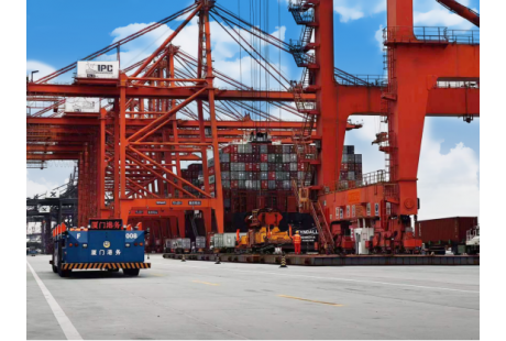 【TOP50案例】斯年智驾-厦门港海润码头38台智能移动运输平板车项目