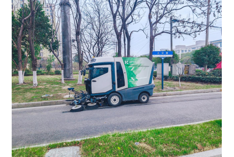 库萨科技L4级清扫机器人星筠™在苏州盛泽镇投入运营